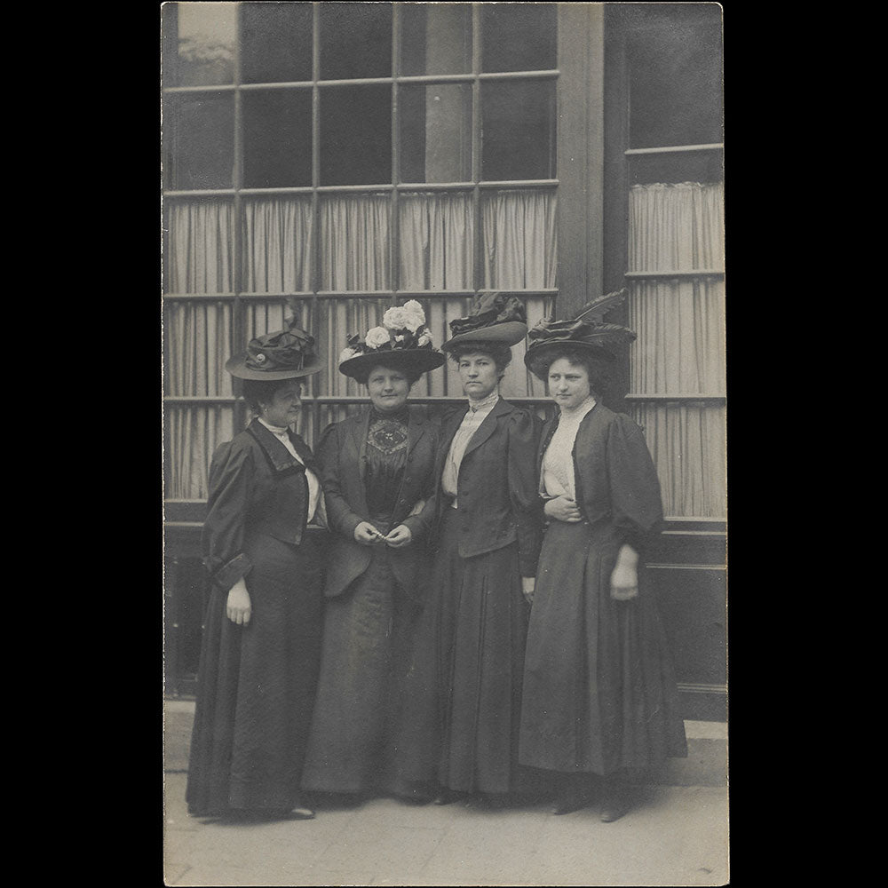 Maison Callot Soeurs, 24 rue Taitbout à Paris (circa 1910)