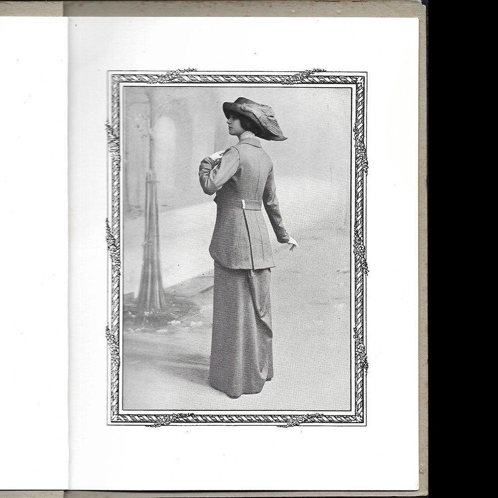 Kate Reily - Dressing England's Gentlewomen, 11 & 12 Dover Street Londres (1913)