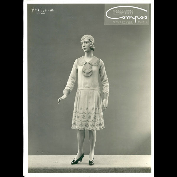Mannequins d'art d'enfants, par Compos, rue Crussol à Paris (circa 1920-1930)