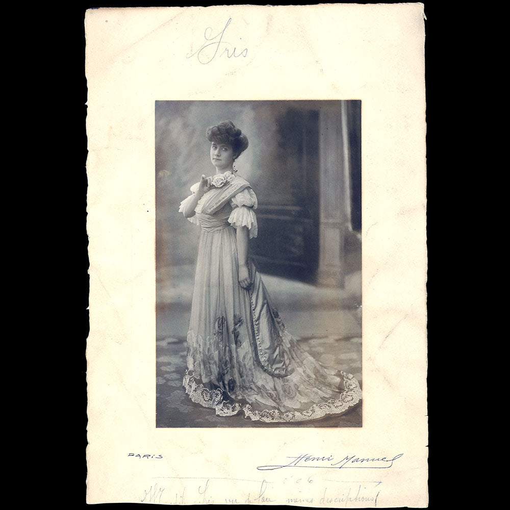 Boué Soeurs - Robe Iris, photographie de Henri Manuel (1906)