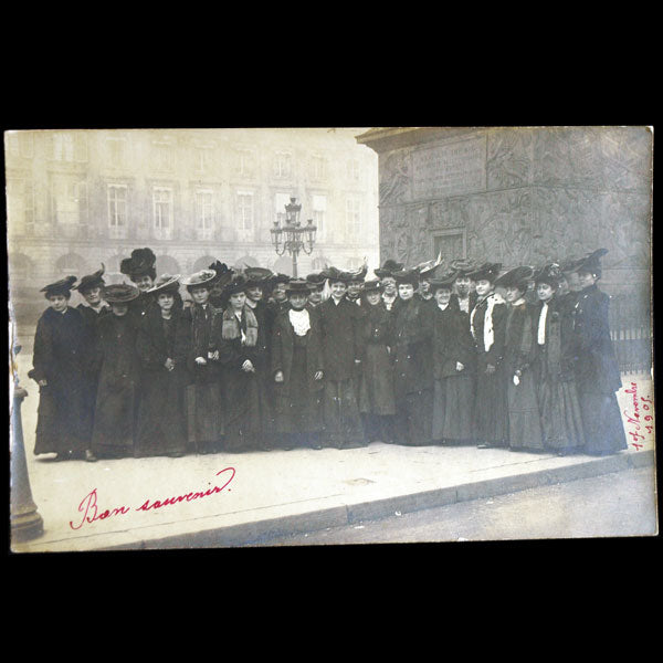 Chéruit - Employés de la maison Huet & Chéruit, successeurs de Raudnitz & Co, 21 place Vendôme à Paris (1905)