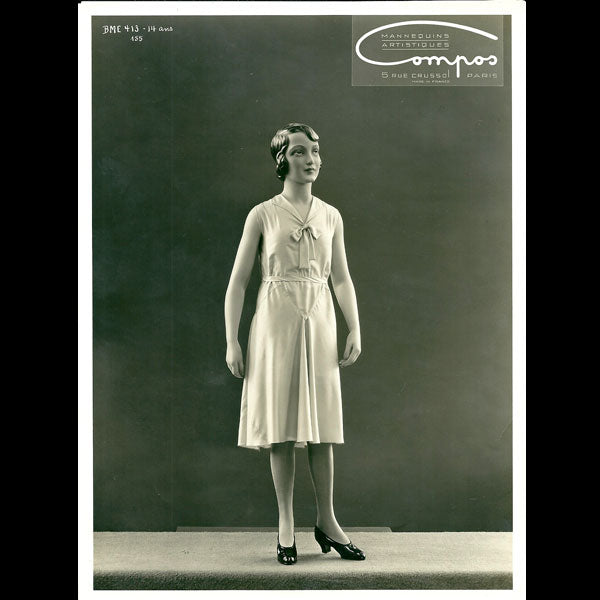 Mannequins d'art d'enfants, par Compos, rue Crussol à Paris (circa 1920-1930)