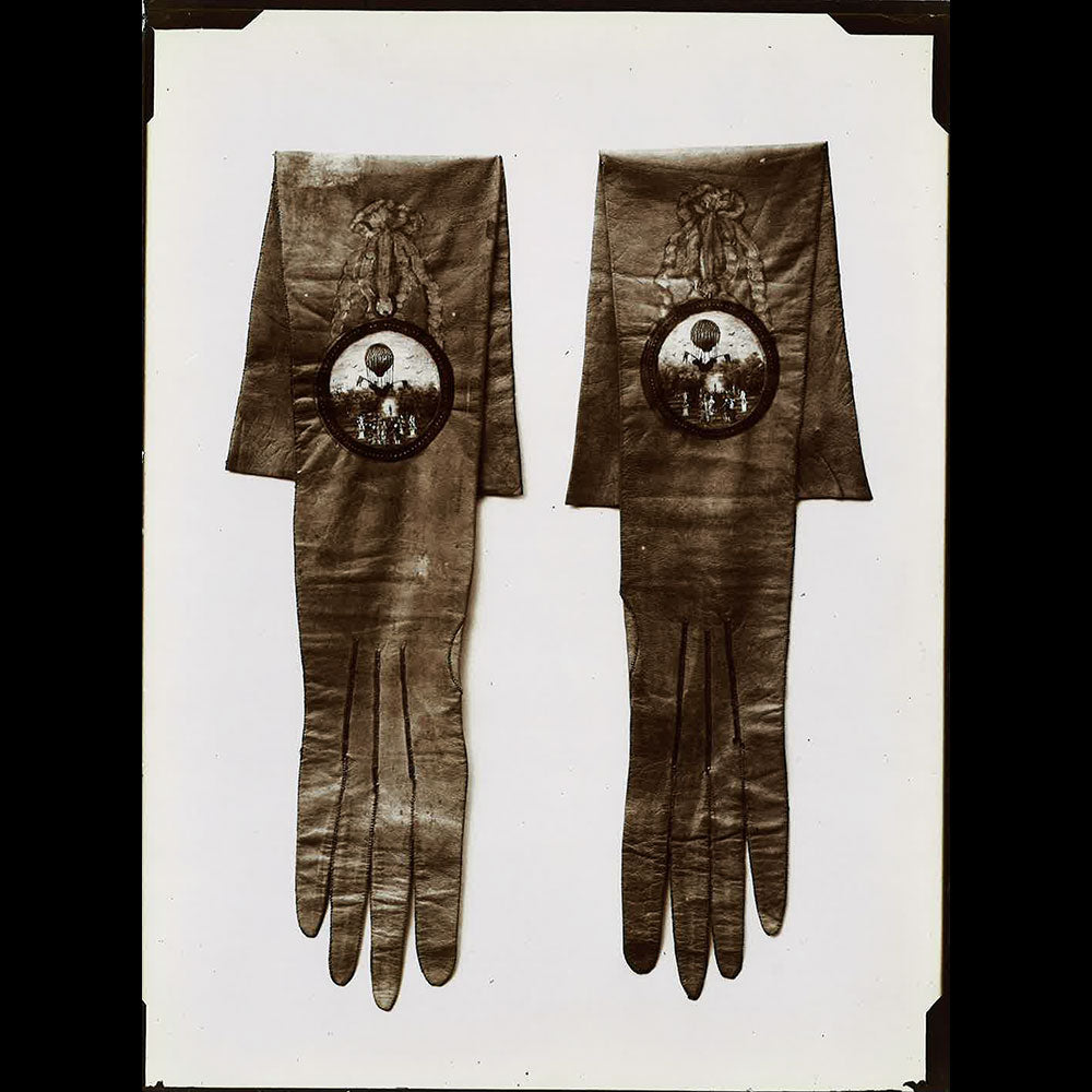 Exposition Universelle de Paris - Musée Centennal du Costume, Réunion de 24 tirages (1900)