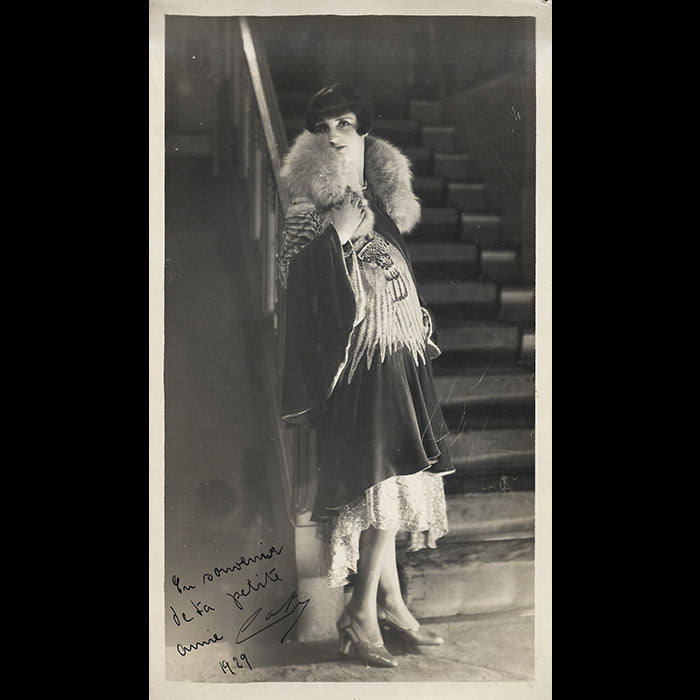 Elégante en robe du soir, 2 portraits d'Annie Coty par G.L. Manuel (1929)