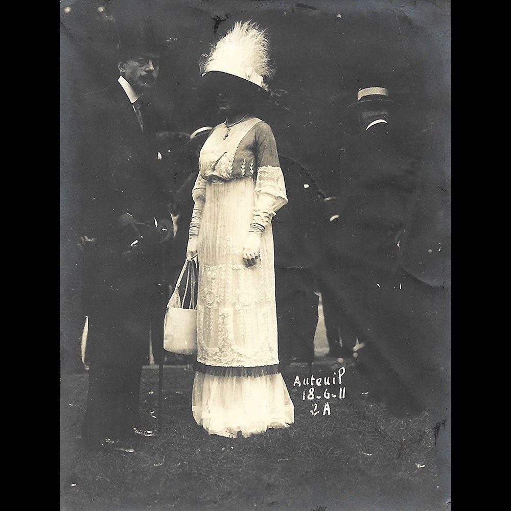 Paul Géniaux - La mode aux courses d'Auteuil, réunion de 5 photographie (1911)