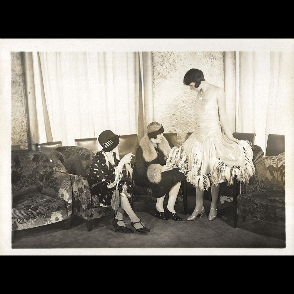 Poiret - Visite de deux clientes à la maison de couture, réunions de 6 tirages (circa 1925)