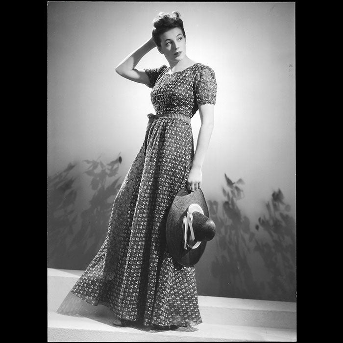 Elsa Schiaparelli - Robe de garden-party, tirage de Dorvyne (1939)
