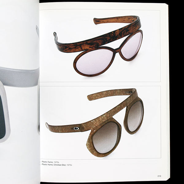 Spectacles & Sunglasses, exemplaire de John Galliano (2005)