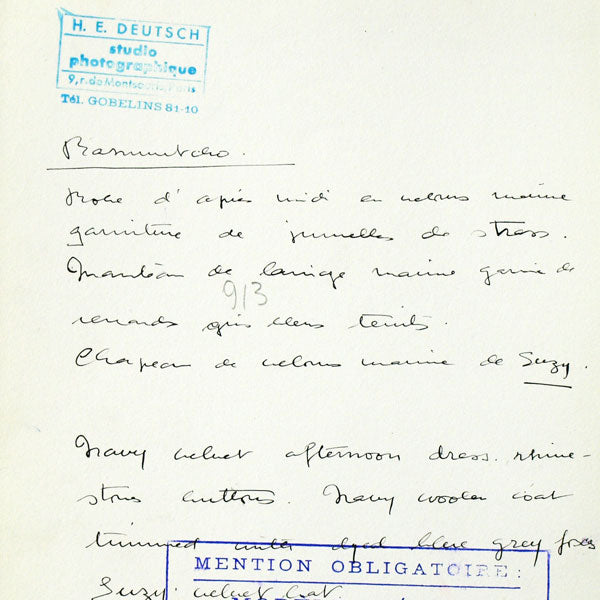 Robe de velours de Lucien Lelong, chapeau de Suzy, photographie d'époque du studio Deutsch (circa 1935)