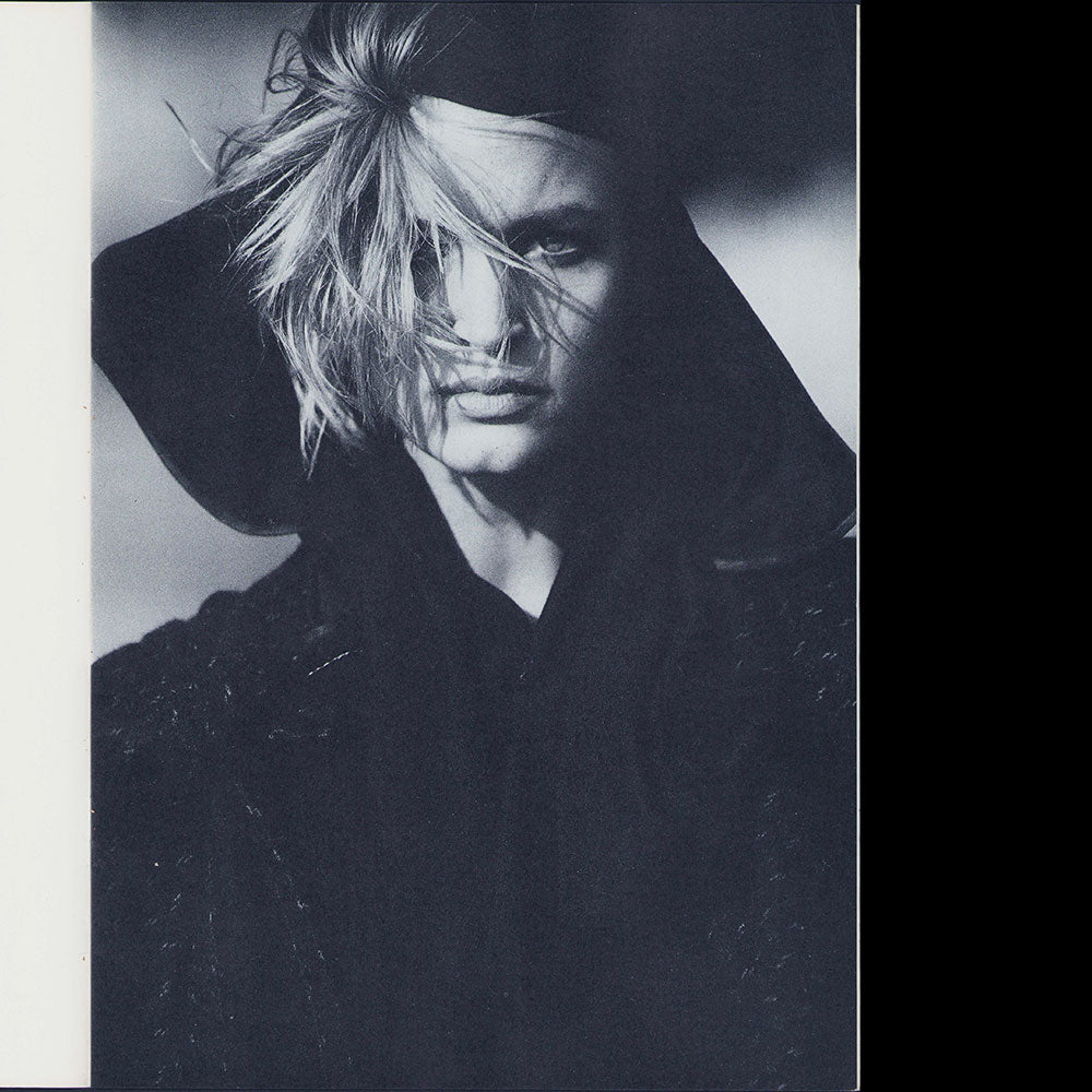 Comme des Garçons, n°85, le 10 octobre 1984, photographies de Hans Feurer