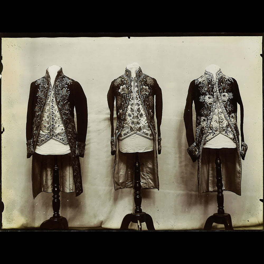 Exposition Universelle de Paris - Musée Centennal du Costume, Réunion de 24 tirages (1900)