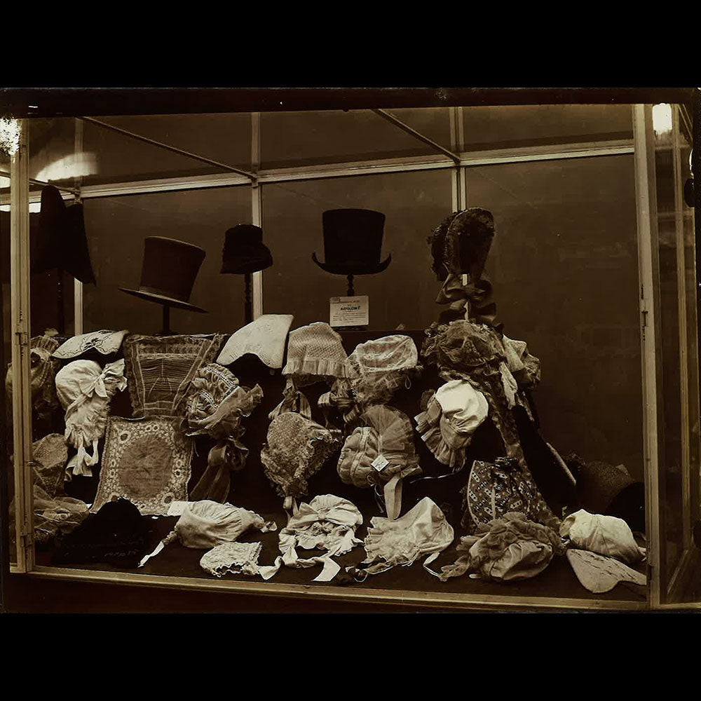 Exposition Universelle de Paris - Musée Centennal du Costume, Réunion de 24 tirages (1900)