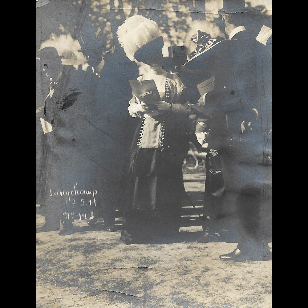 Paul Géniaux - La mode aux courses de Longchamp, réunion de 4 photographies (1911)