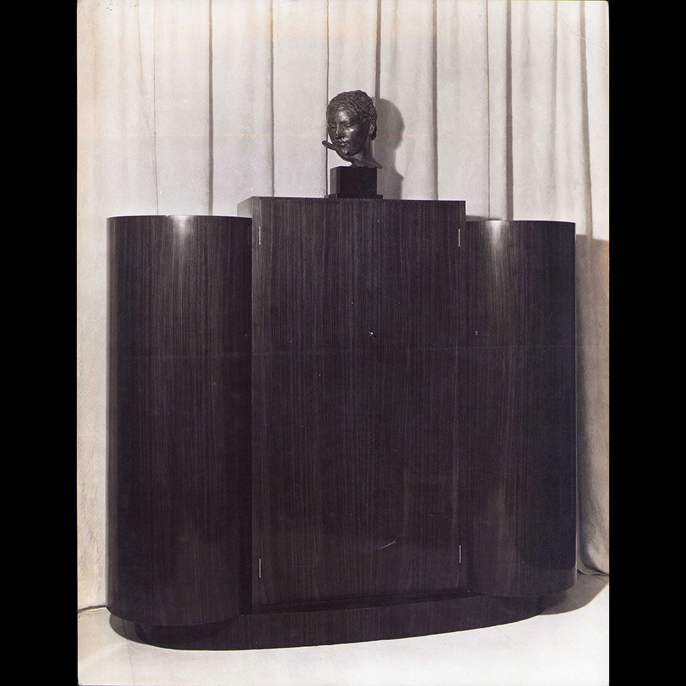 René Drouet - Grand bahut en palissandre poli, photographie d'Albin Salaun (1936)