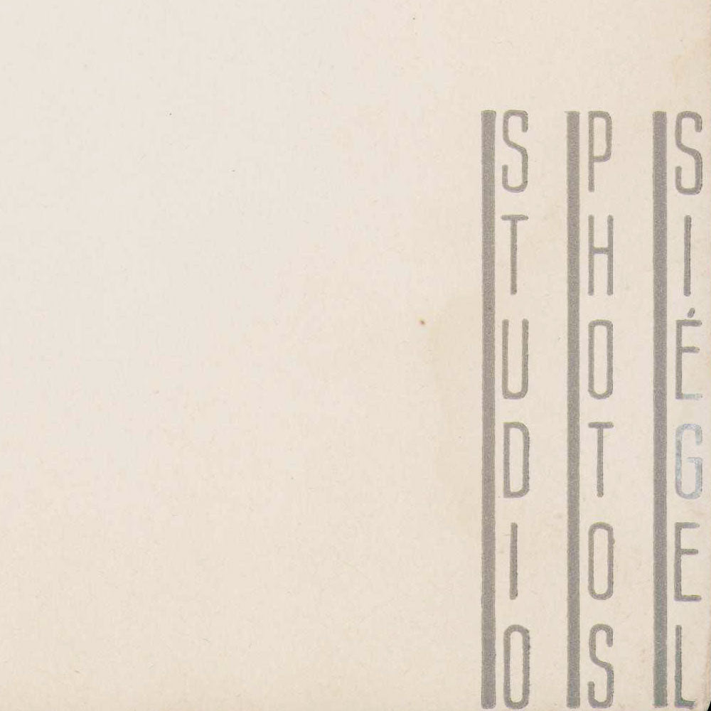 Siegel - Elégante à l'éventail, tirage d'André Vigneau (circa 1925-1930)