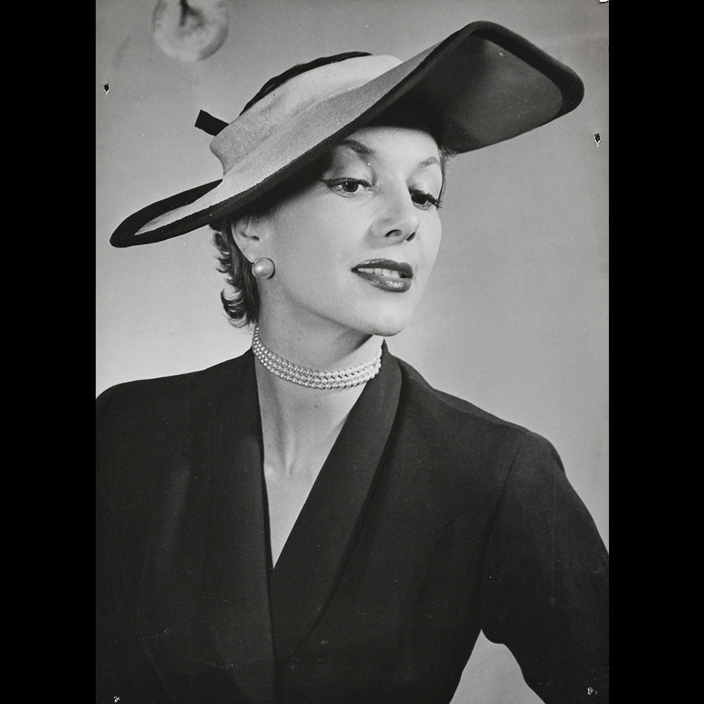 Suzy - Chapeau en laize (1952)